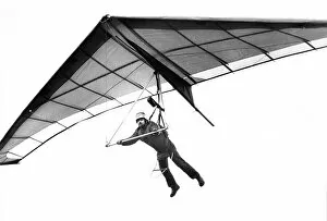 00104 Collection: A hang glider takes to the air in November 1982