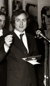 Award Ceremonies Prints: Harold Evans Editor of The Sunday Times - 1973 recieves an award for Journalist of