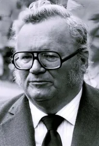 Glasses Prints: Harry Secombe, comedian. attending Peter Sellers memorial service. September 1980
