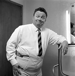 00075 Prints: Harry Secombe in his dressing room at the London Palladium. October 1966 W9260-001