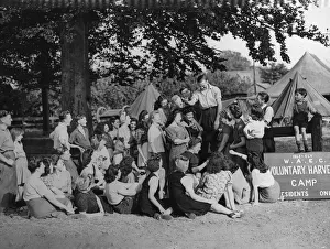 Agriculture Prints: Harvest workers listening to their leader Mr Charlie Wade of Chelmsford