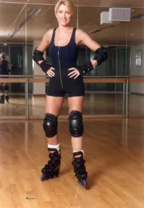 Heather Mills Shows Off Her New £2000 Leg After Loseing Her Leg When She Was Hit
