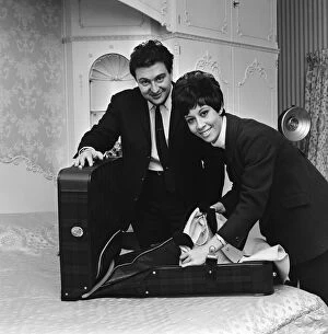 01515 Collection: Helen Shapiro and Duncan Weldon, who had to break off their honeymoon after only one cay
