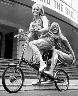 Happy Smiling Prints: To help launch the Skol six day cycle race models Sue Donoghue