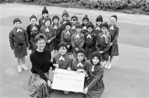 Brownies Prints: Helping others... these members of 82nd Huddersfield (St Barnabas Church) Brownies