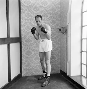 01095 Prints: Henry Cooper, British Commonwealth Heavyweight Champion, pictured during training session