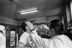 00932 Prints: Henry Cooper in the gym training ahead of his second with Muhammad Ali