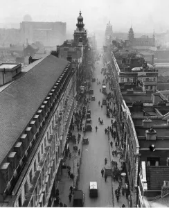00101 Prints: Henry Street Dublin Eire 31st December 1931 Local Caption Watscan