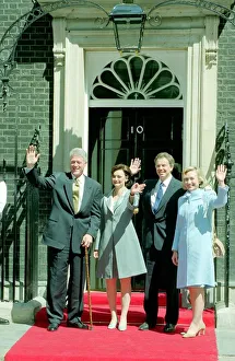 00203 Prints: Bill and Hilary Clinton visit Tony and Cherie Blair at 10 Downing Street. May 1997