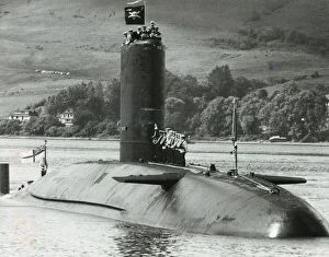 Images Dated 3rd July 1982: HMS Conqueror submarine returns to Faslane Holy Loch after sinking Argentine battleship