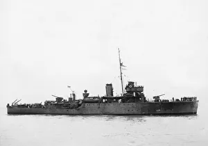Battleship Prints: HMS Seagull, Halcyon class minesweeper seen here on patrol during the Second World War