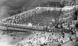 Hoards of sun worshippers enjoying the glorious sunshine at Tynemouth