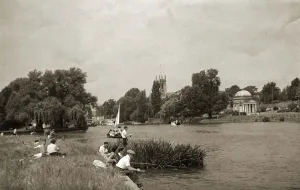 00137 Prints: Holidaymakeres fish in the River Thames at Hampton Circa 1940 A©Mirrorpix