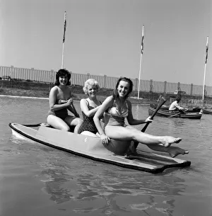 01357 Prints: Holidaymakers enjoying their holiday at Butlins Holiday Camp, Minehead