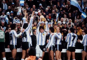 Holland 1 Argentina 3 Football World Cup Final 1978 Passarella Argentine captain