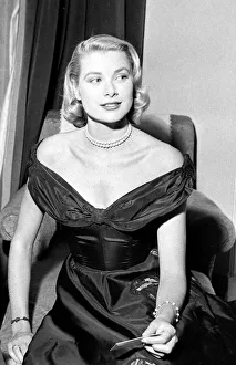 Hollywood actress Grace kelly seen here during her interview with Daily Mirror reporter