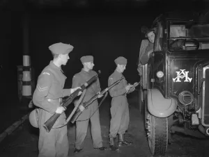 01472 Prints: Home Guard Round Up Enemy'in Birmingham All-Night Test