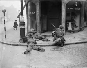 01472 Prints: Home Guard Round Up Enemy'in Birmingham All-Night Test