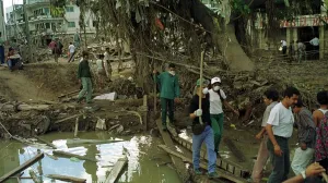 Central America Prints: Honduras Weather Hurricane Mitch Nov 1998 WEARING FACE BECAUSE OF THE FROM STINK