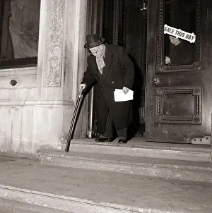 Walking Stick Prints: Horace Wyndham age 90 a member of the Athenaeum Club attending the sale