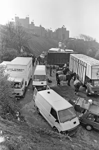 01518 Prints: Horses being prepared for the filming of Hamlet at Dover Castle 23rd April 1990