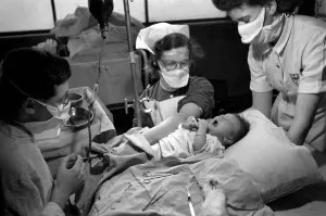 Hospital operation hearts. Babys life saved by blood transfusion. October 1946 O5112