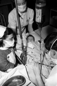 Hospital operation hearts. Babys life saved by blood transfusion. October 1946 O5112-001
