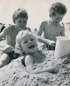 Hot Weather in Hampshire April 1971 The Hook children are on holiday in Bournmouth