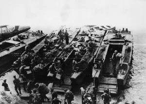 01437 Prints: Six hours before the Allied landings took place on the South Coast of France on August