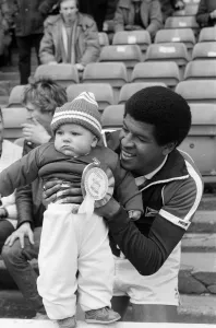 00574 Prints: Howard Gayle, Birmingham City football player with mascot Glen Bennett, St Andrews
