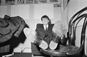 01018 Prints: Howard Kendall, aged 20, has just signed for Everton Football Club for 5