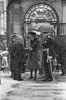 01086 Prints: HRH Princess Diana, The Princess of Wales visits Cambridge to talk to cot death parents