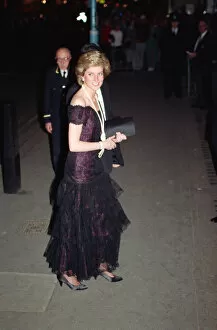 Images Dated 24th October 1989: HRH The Princess of Wales, Princess Diana, arrives at The London Coliseum for a
