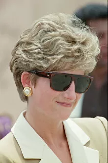 01048 Collection: HRH The Princess of Wales, Princess Diana, in Egypt. Pictured during a visit to