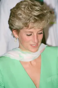 01059 Prints: HRH, The Princess of Wales, Princess Diana visits Pakistan in September 1991