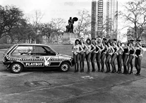 The hutch-back of metro dames. Breathe in! The girls stretch their legs after