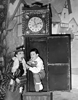 Hylda Baker and Jimmy Clitheroe during last nights dress rehearsal of the Empire