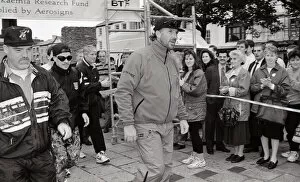 00870 Collection: Ian Botham in Caernarfon July 1995 on his walk from Lands end to John O Groats