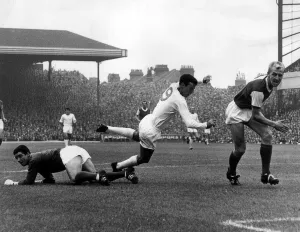 Arsenal Prints: Ian Ure Football player for Arsenal playing against Manchester United at Highbury