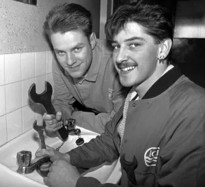 Apprentice Prints: ICI apprentice plumbers Andrew Hutchinson (left) and Michael Wilson have swapped places