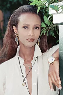 Images Dated 25th October 1989: Iman, fashion model and actress, pictured in London, Wednesday 25th October 1989