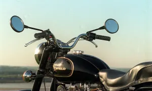 Indian manufactured Royal Enfield Bullet October 1998 Motorcycle mirrors tank seat