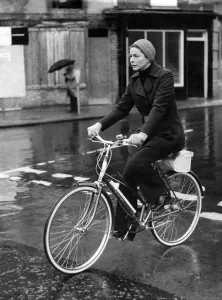 Riding Prints: Ingrid Bergman, the sex darling of yesteryear is appearing on stage at the Albany Theatre