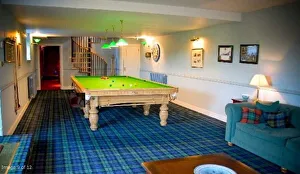 00346 Prints: Inside Lorraine Kellys old Blairgowrie home snooker table