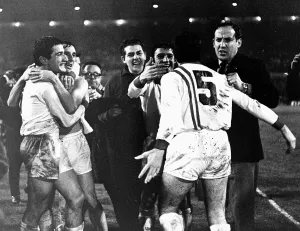 01220 Prints: Intercontinental Up Second Leg match at Old Trafford. Manchester United 1 v