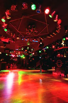 00526 Prints: Interior of Pagoda Park nightclub in Smallbrook Queensway, Birmingham. 26th November 1992