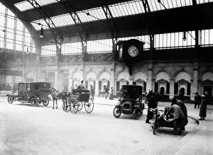 Taxis Prints: Interior view Snow Hill railway station in Birmingham showing the booking hall concourse