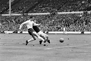 00803 Prints: International Friendly football match at Wembley Stadium. England 1 v Hungary 0
