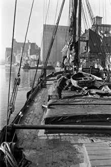 01000 Collection: Ipswich docks, Suffolk. 7th Januray 1965
