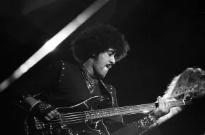 00948 Prints: Irish rock group Thin Lizzy performing on stage on Sunday night at the Reading Festival